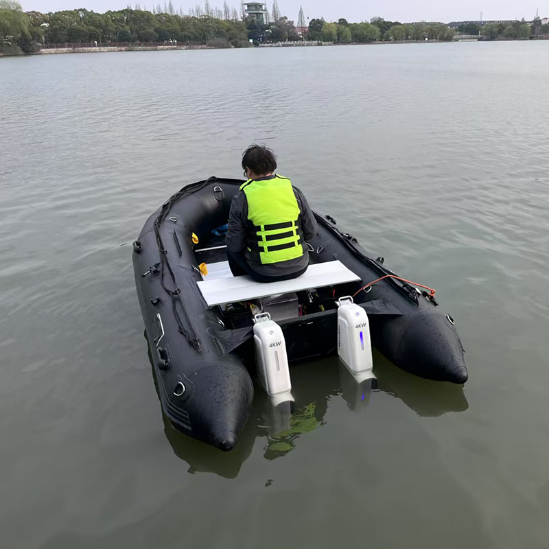 智能型電動(dòng)噴泵式救援艇